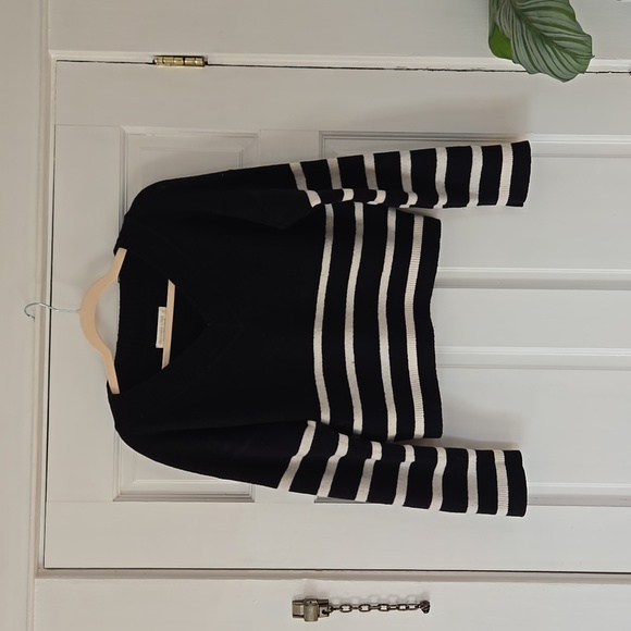Abercrombie & Fitch Sweaters - A&F Merino Wool-Blend V-Neck Sweater